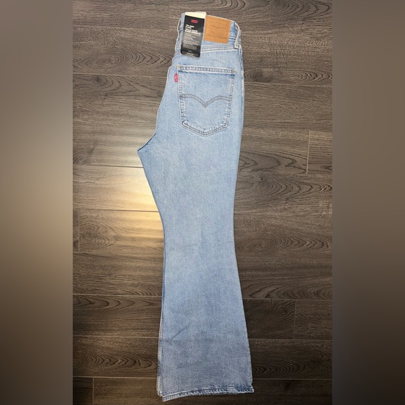 Levi’s 70’s High Flare Women’s Jeans - Picture 4 of 7